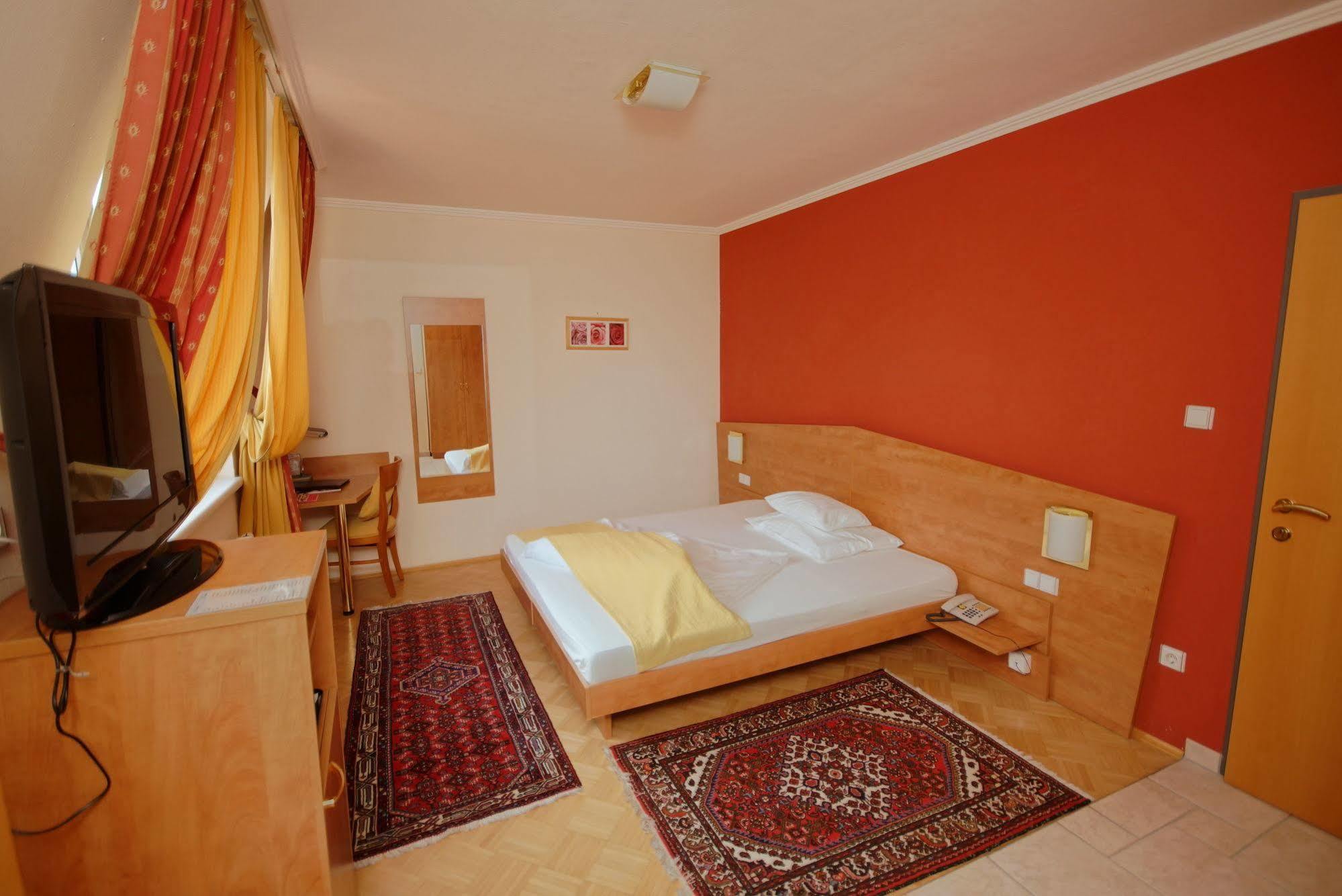 Der Marienhof Hotel Garni Graz Exterior photo